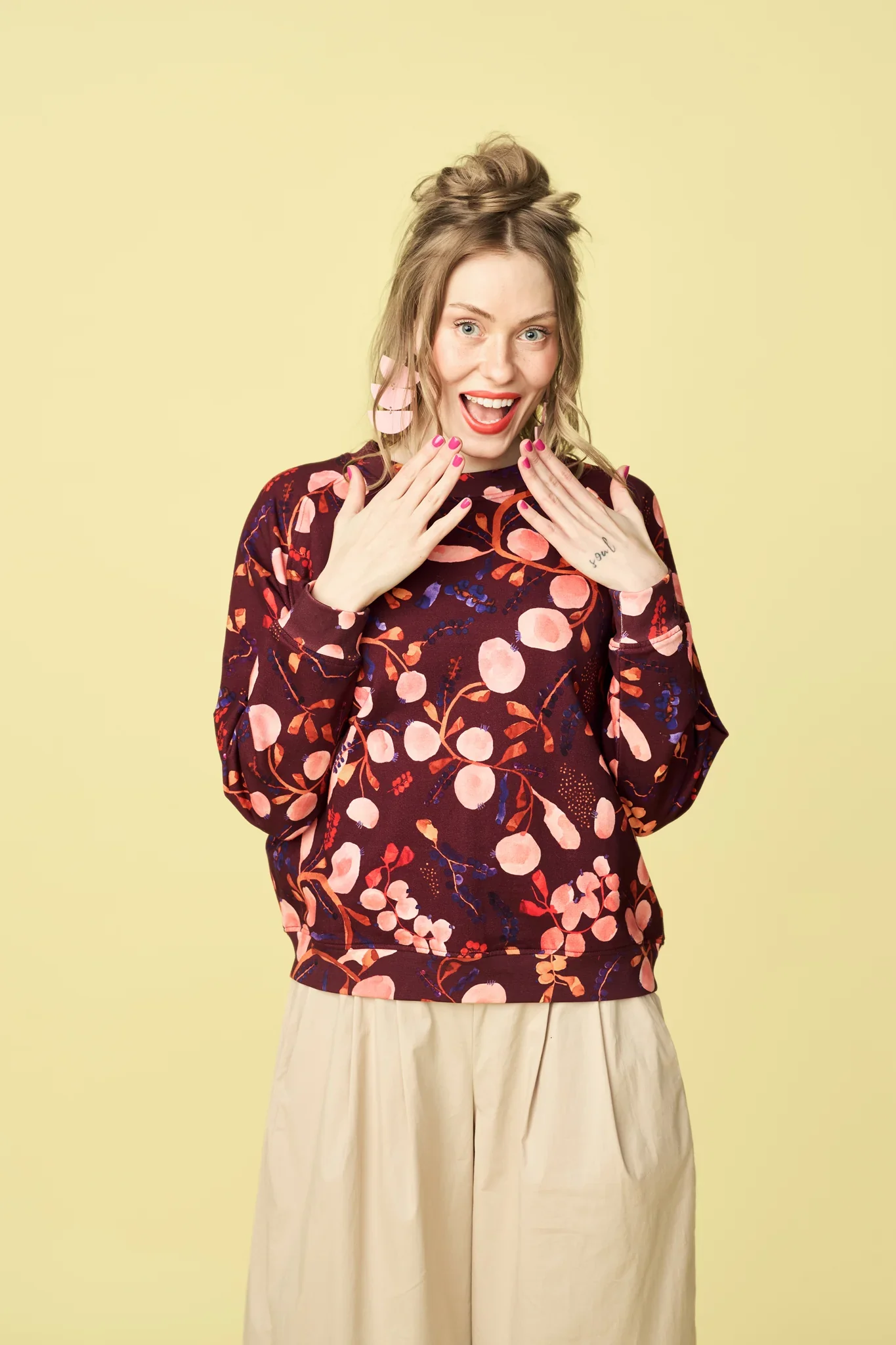 College Sweater, Berrycloud