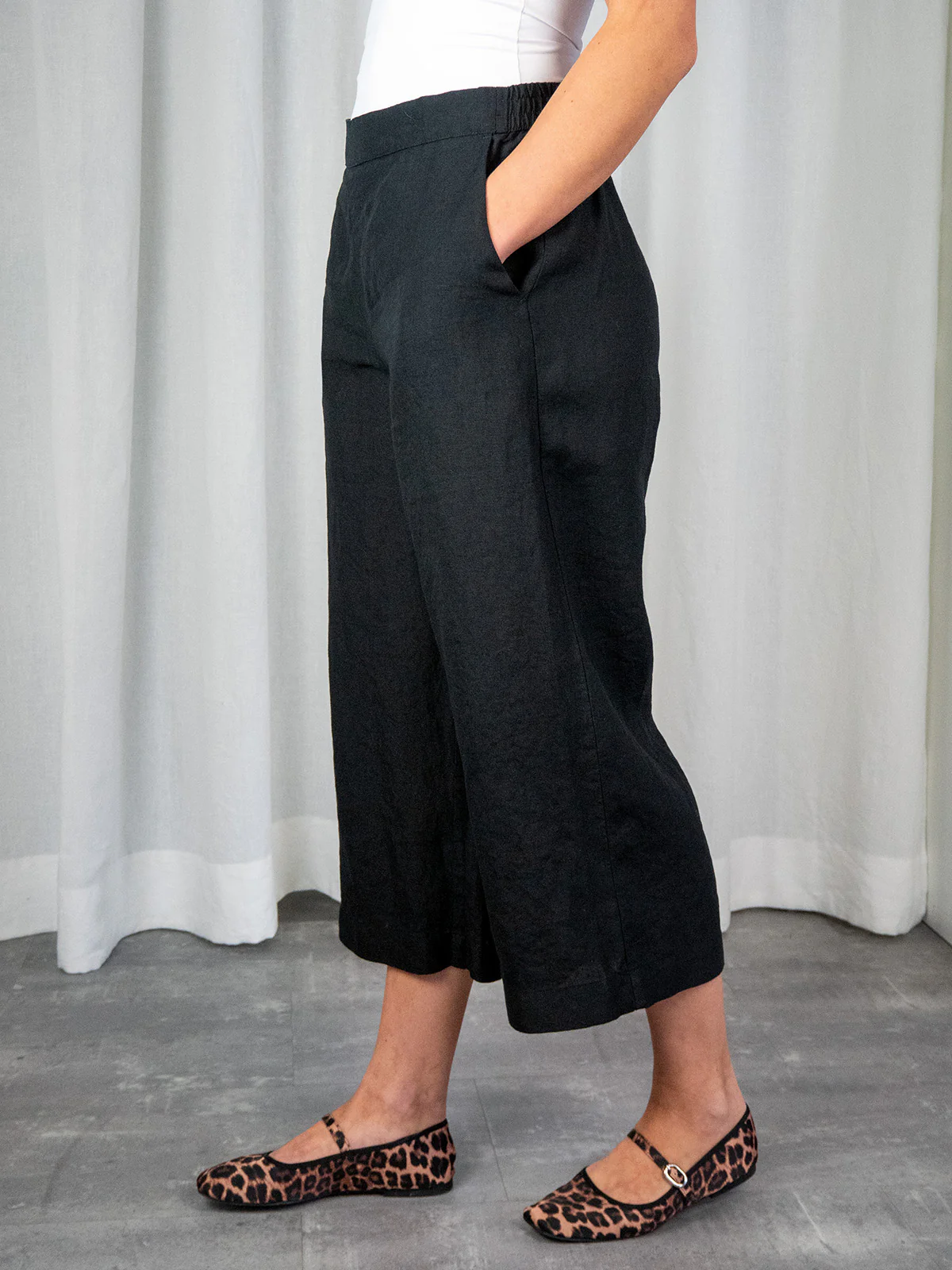 Gerda Pellava Culottes, Musta - Image 3