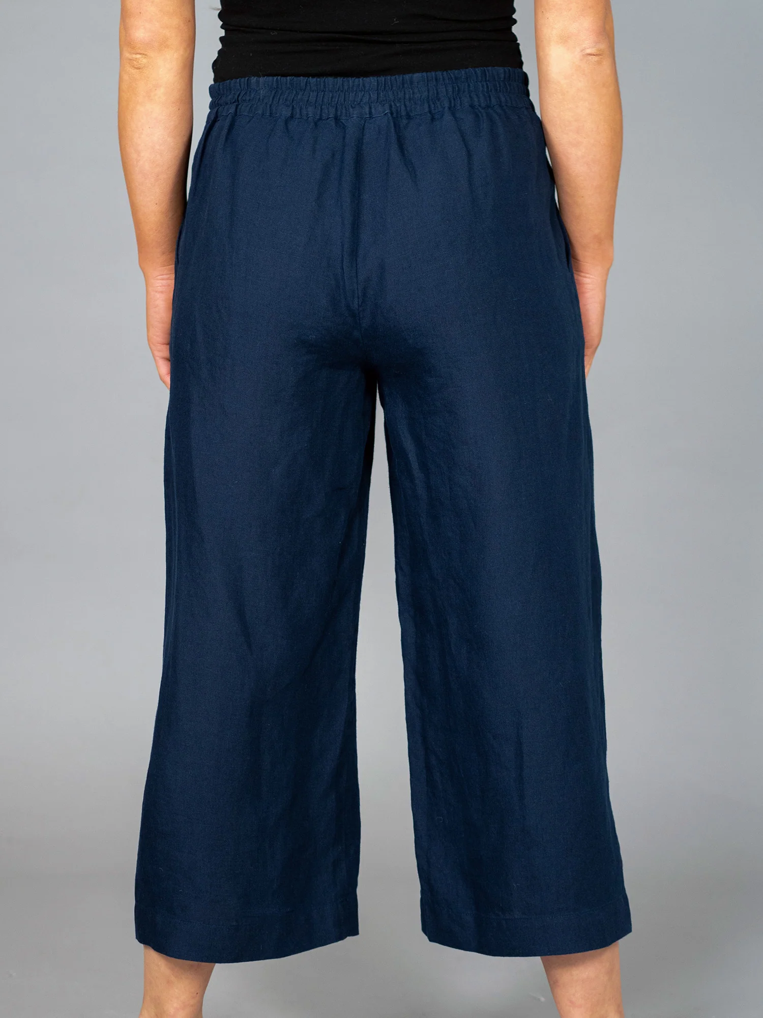 Gerda Pellava Culottes, Navy - Image 3