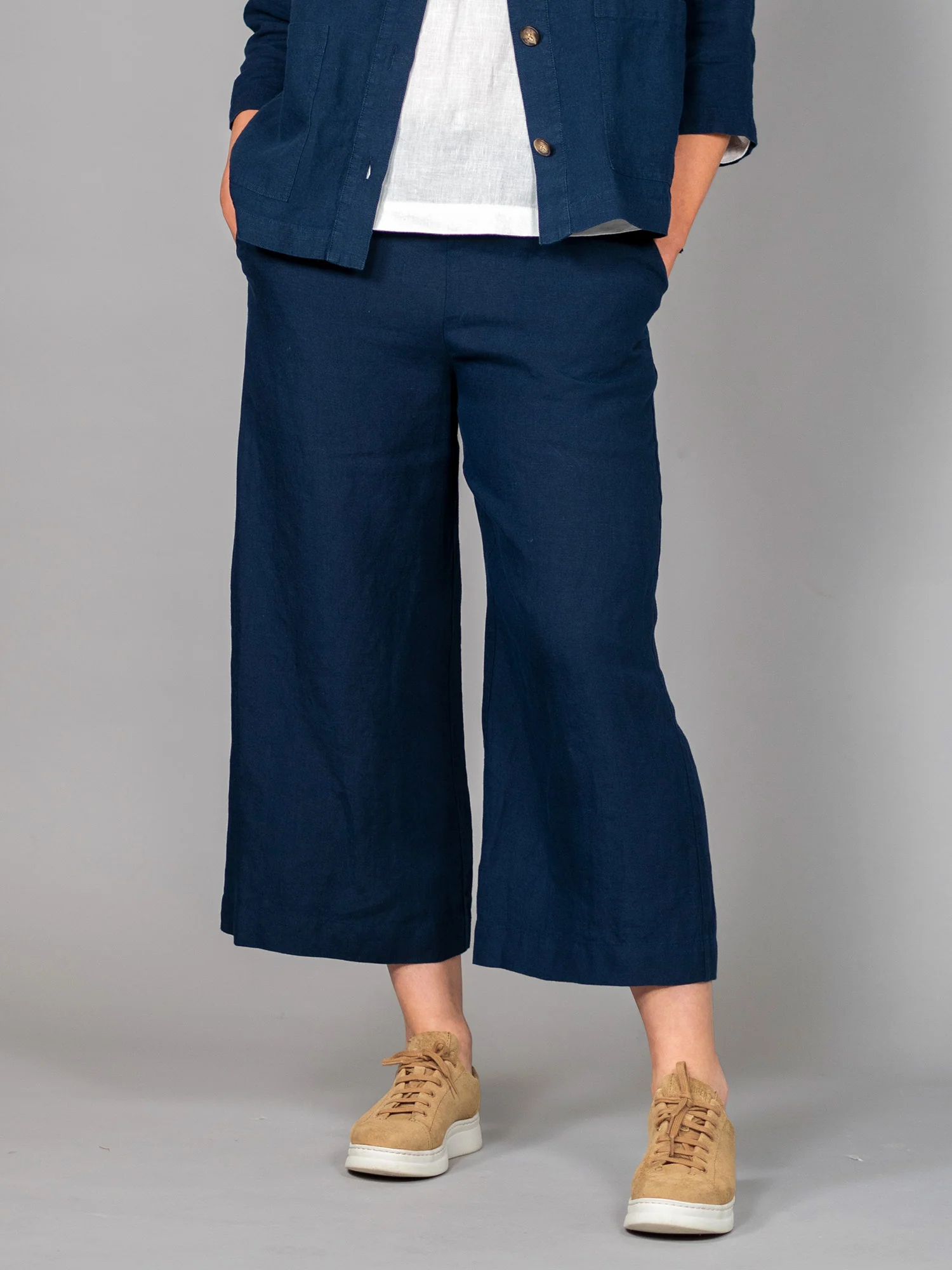 Gerda Pellava Culottes, Navy - Image 4